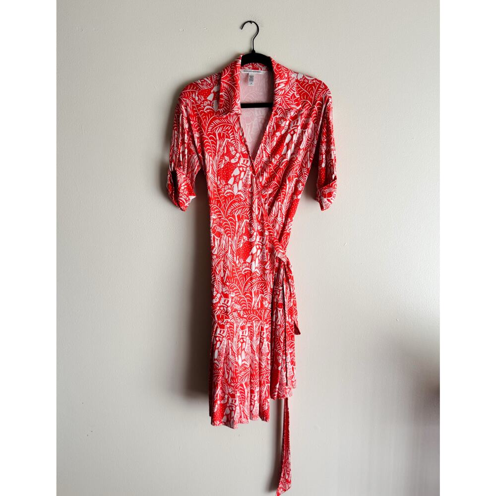 Diane von Furstenberg Orange + White Greek Print Silk Wrap Dress Size 10 - Picture 9 of 10